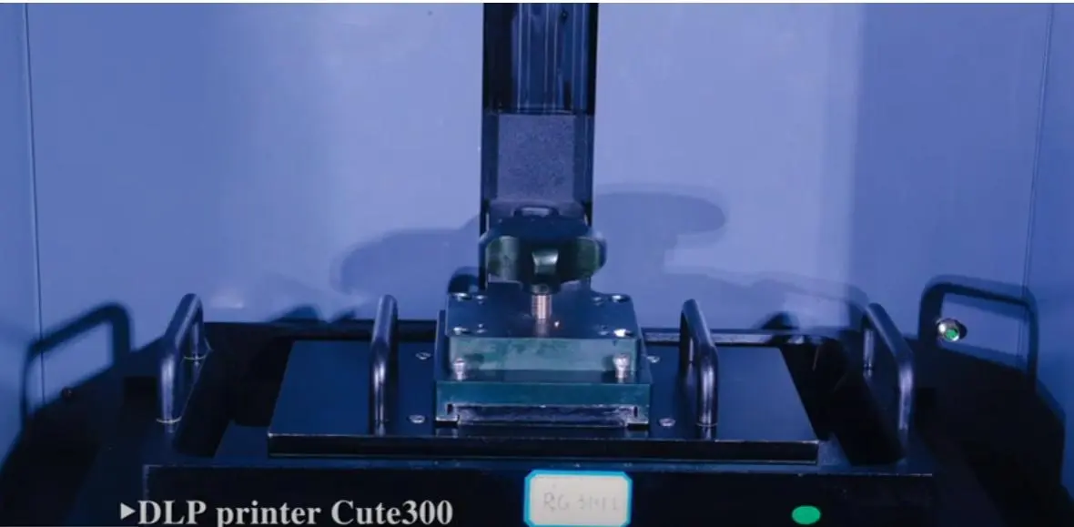 L'asciugacapelli viene stampato in 3D dal materiale Evonik 3010L DLP